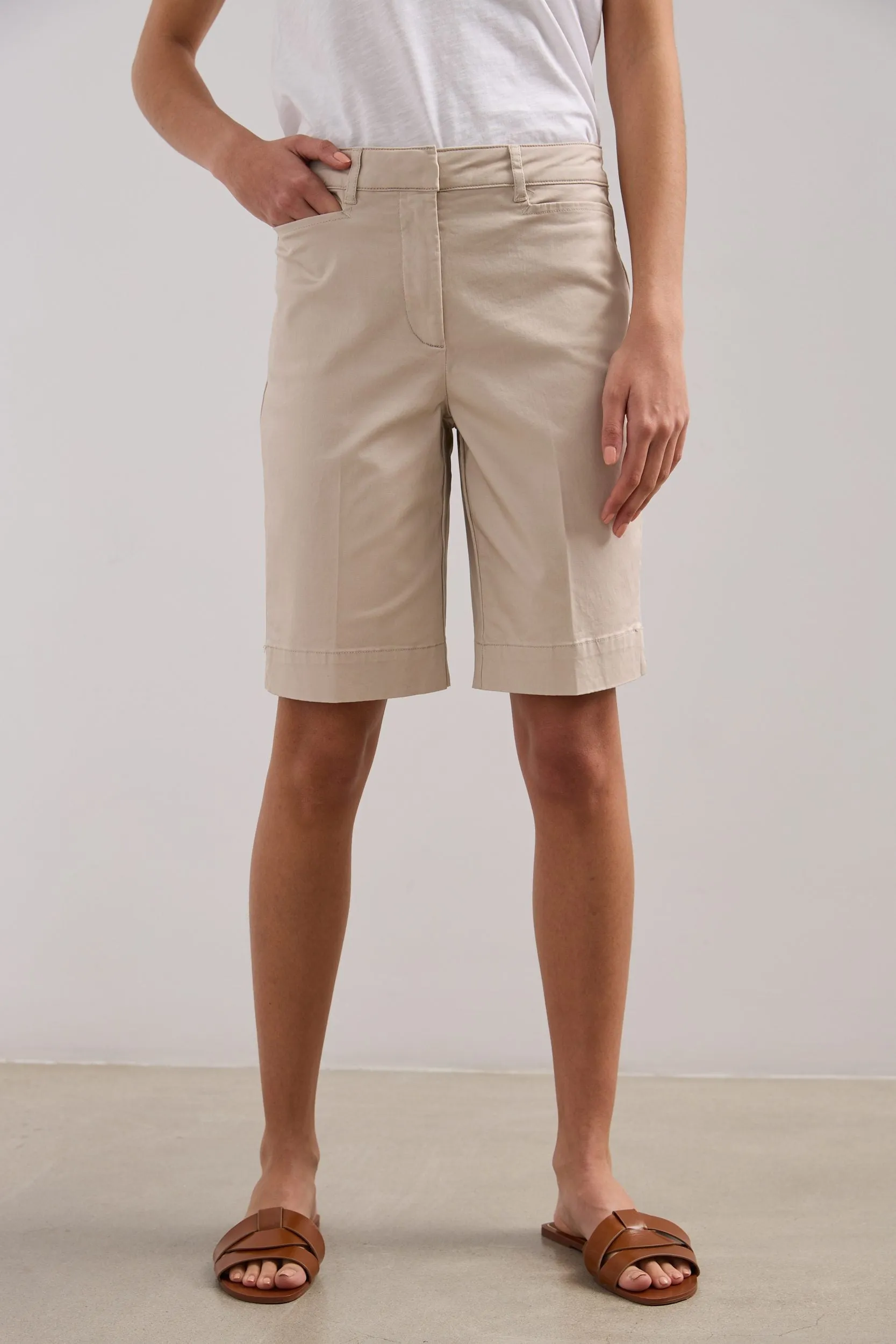Bermuda with pressed pleats