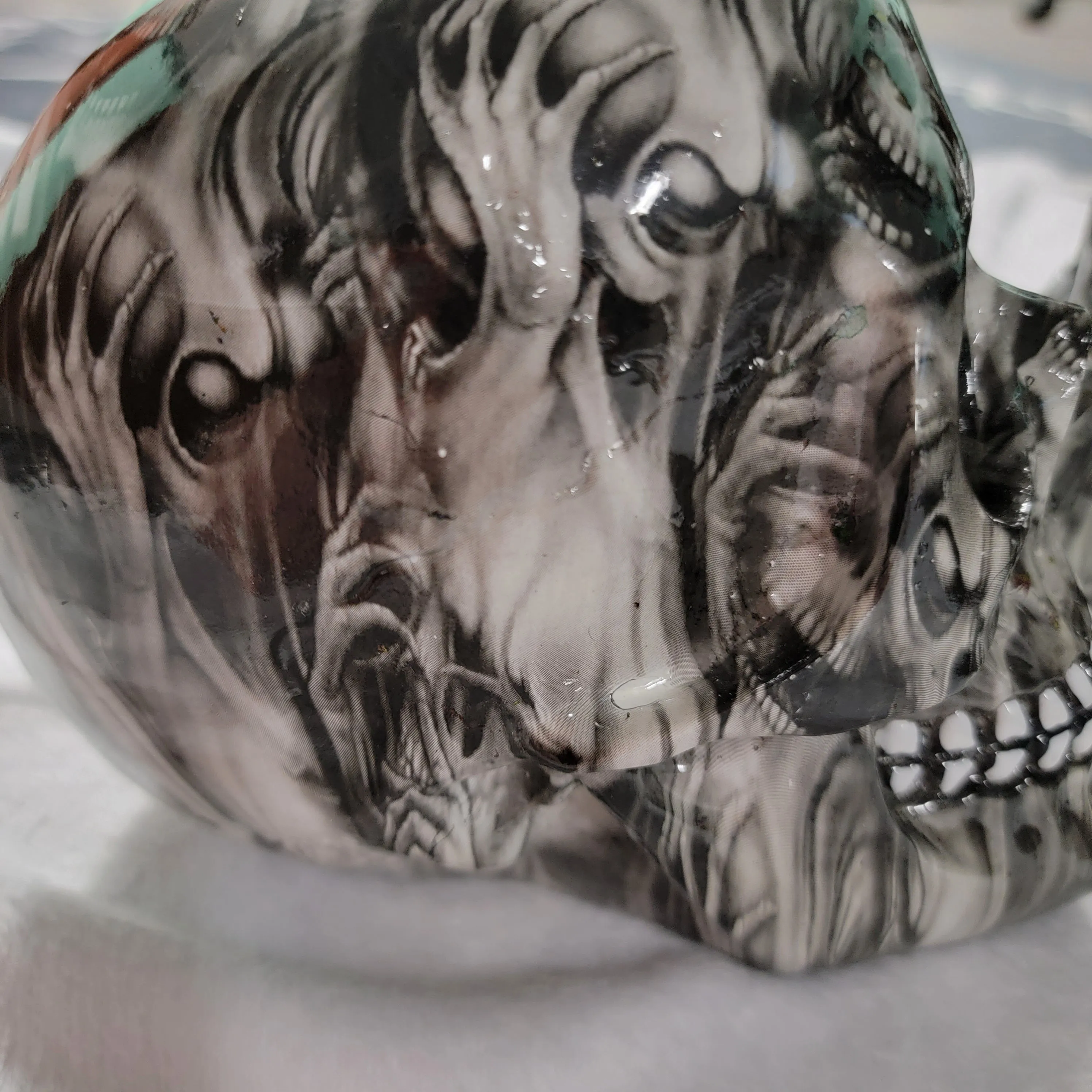 DEFECT-DISCOUNT-Screaming Souls Skull