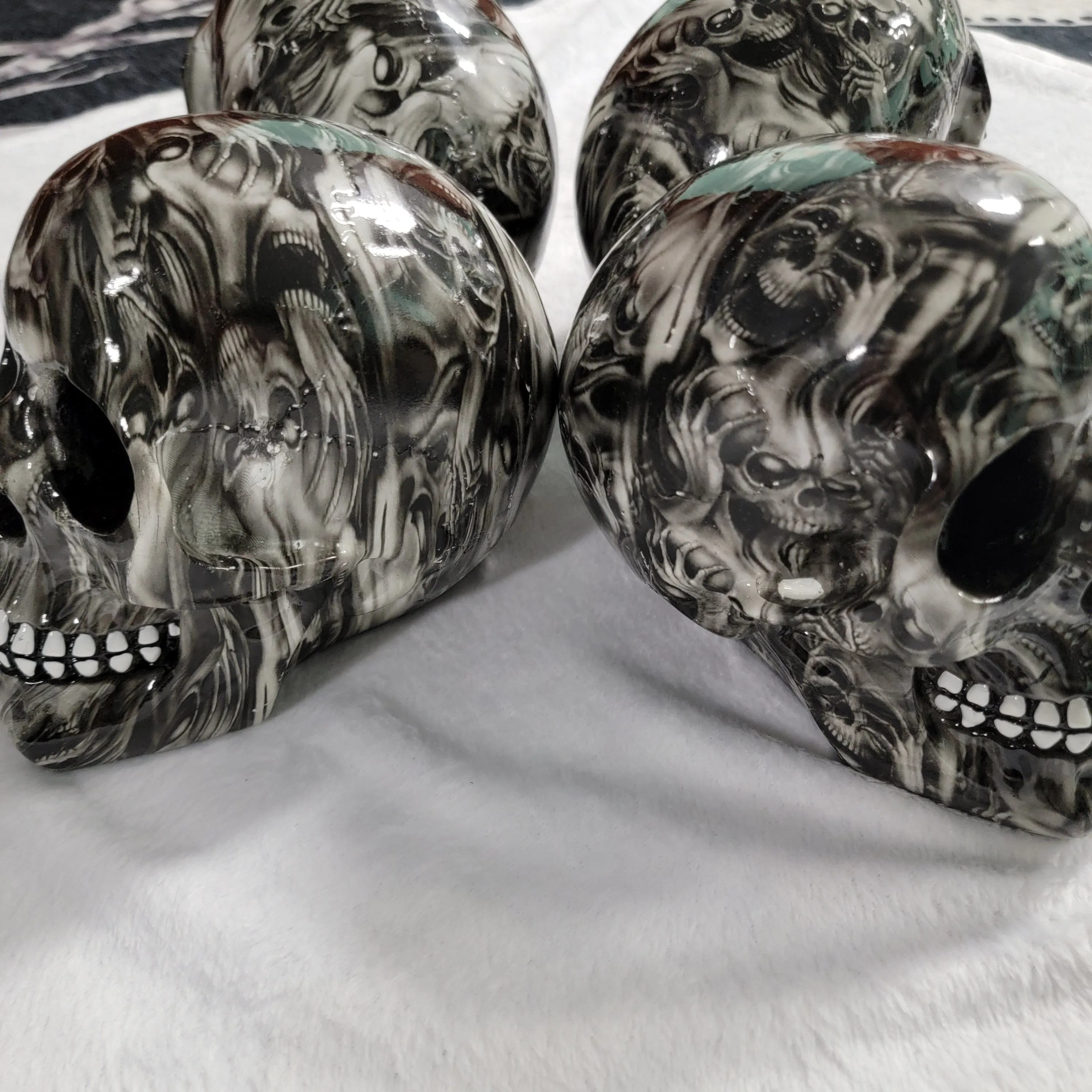 DEFECT-DISCOUNT-Screaming Souls Skull