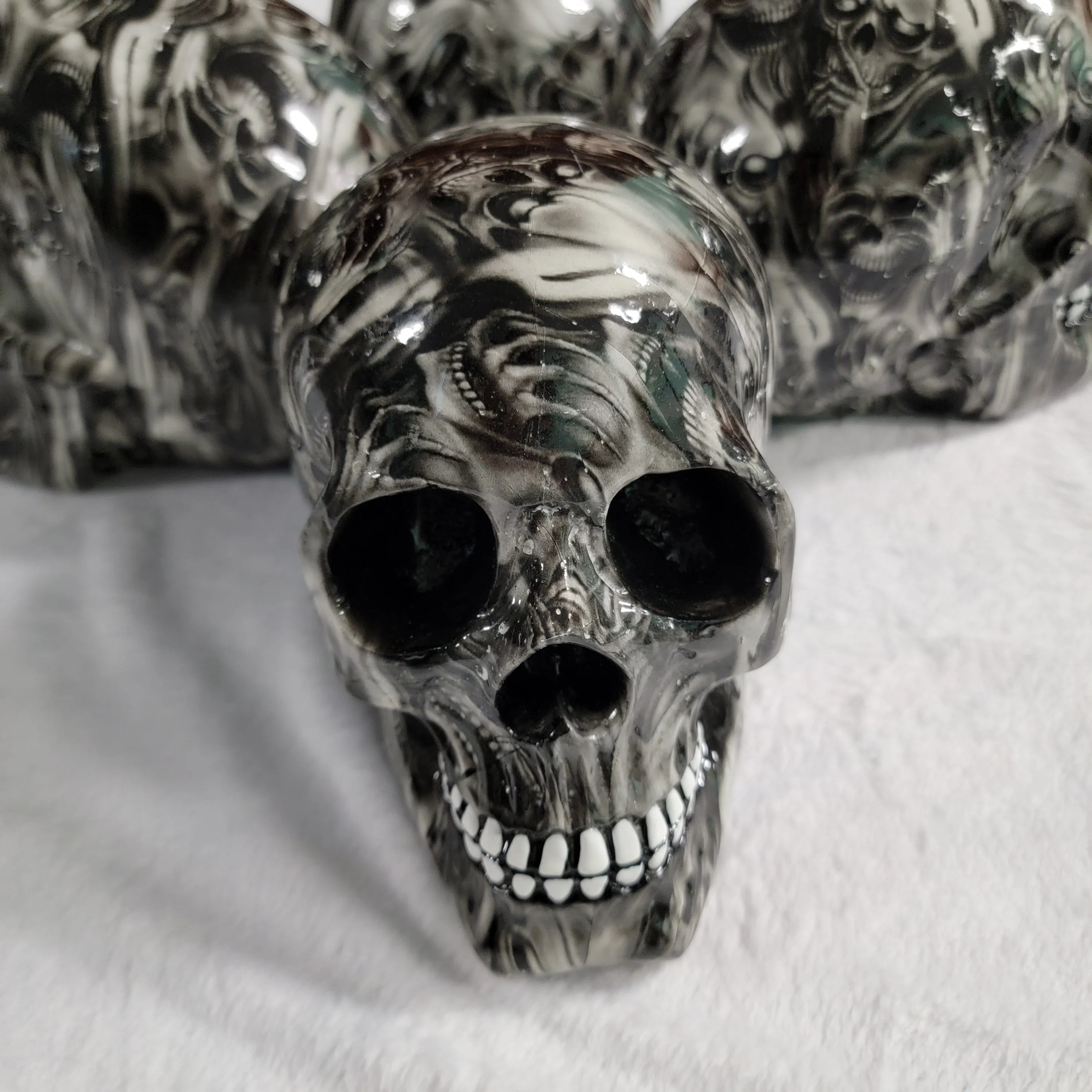 DEFECT-DISCOUNT-Screaming Souls Skull