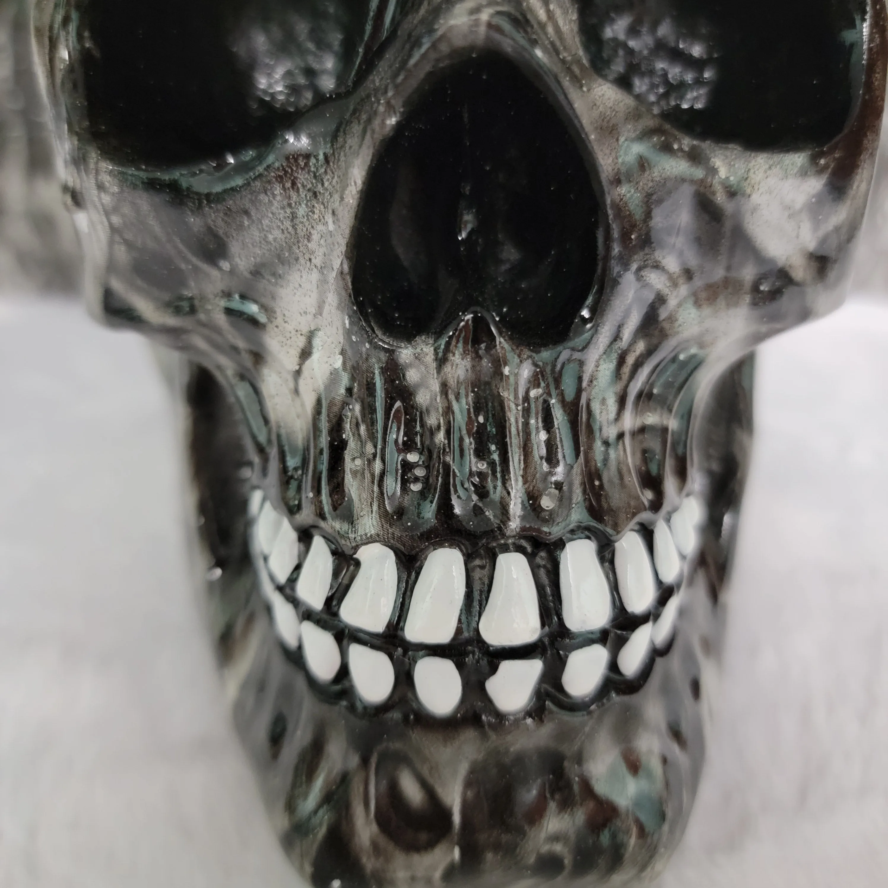 DEFECT-DISCOUNT-Screaming Souls Skull