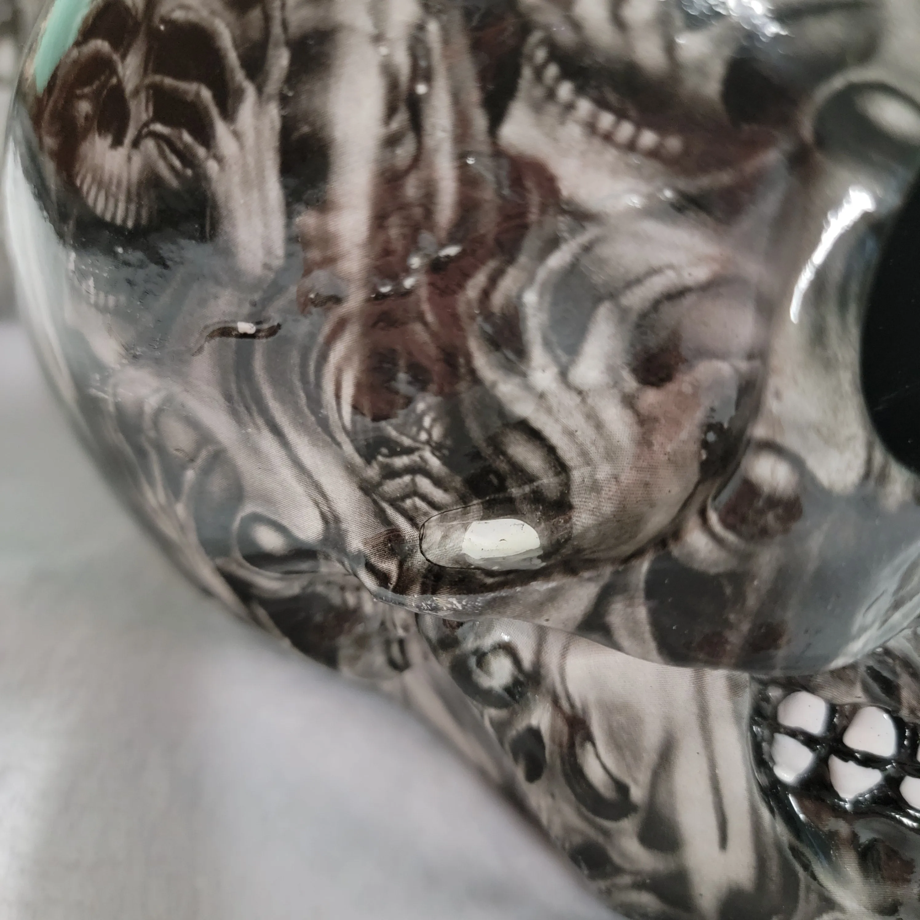 DEFECT-DISCOUNT-Screaming Souls Skull