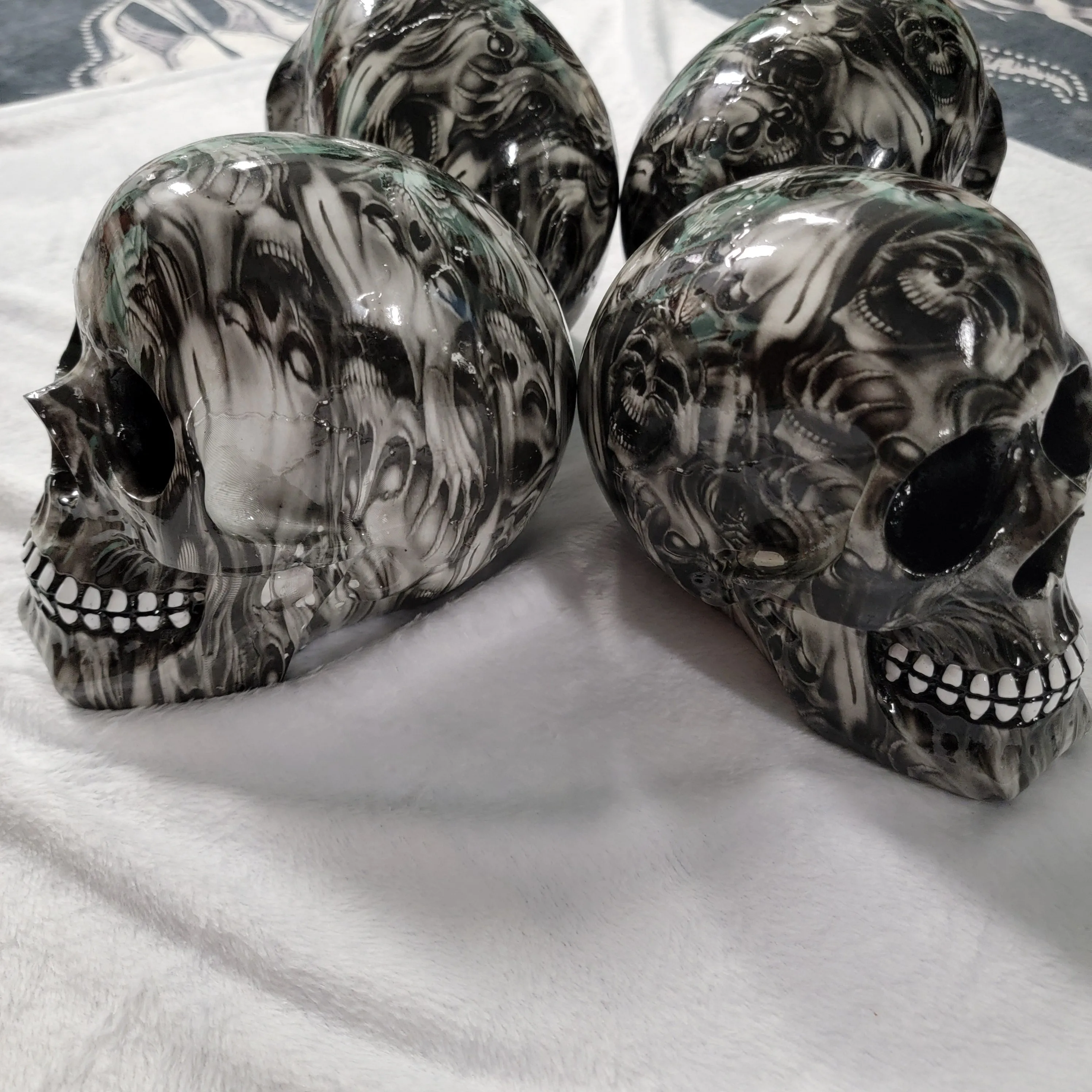 DEFECT-DISCOUNT-Screaming Souls Skull