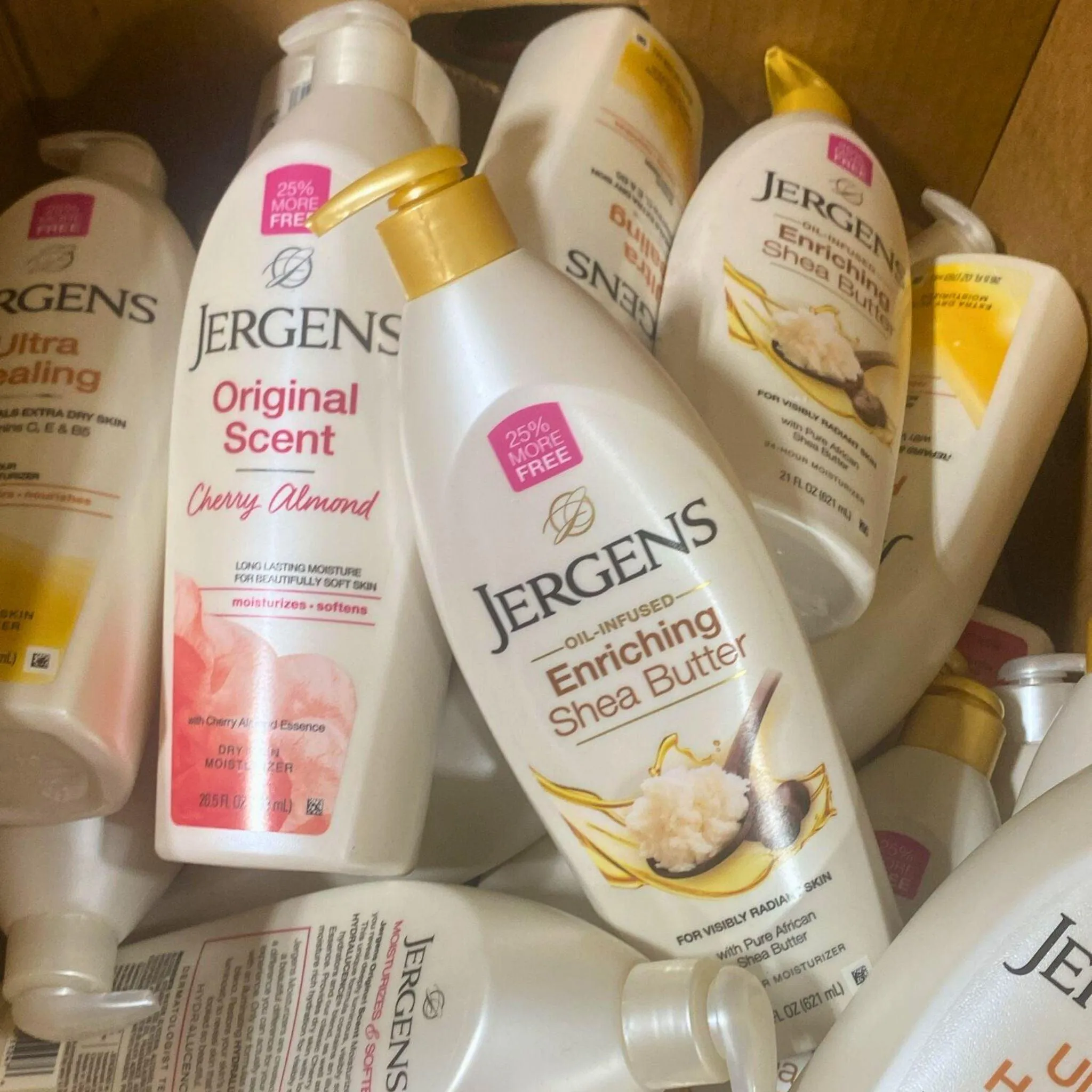 Jergens Assorted Scents Lotion Mix (70 Pcs Lot)